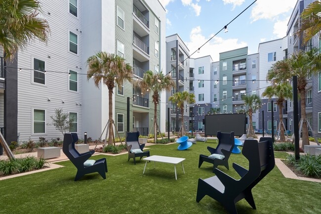 The Accolade Collegiate Village West