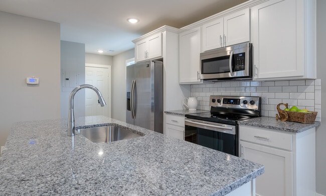 Photo - 635 3rd St NW