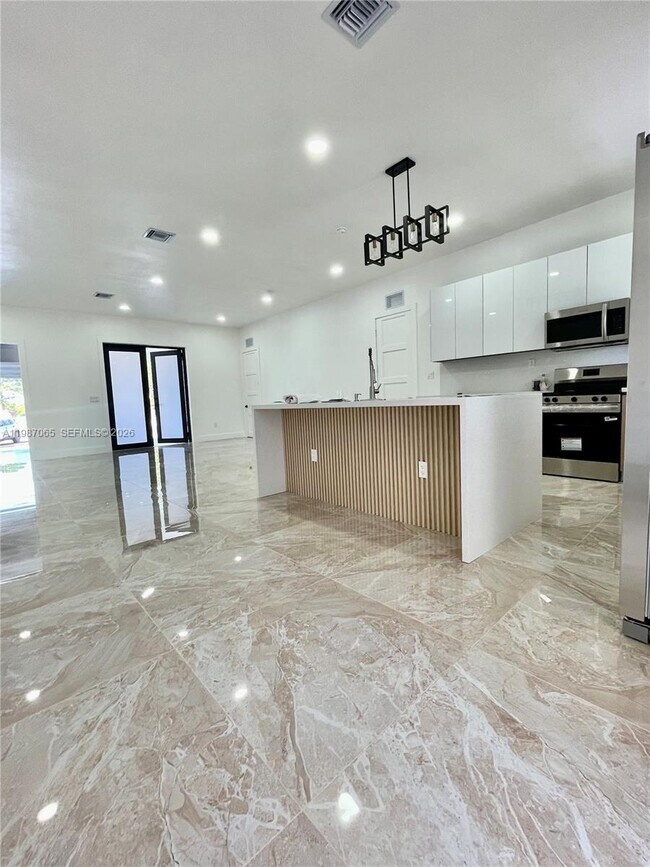 Photo - 435 N Quebrada St