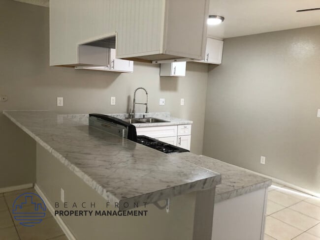 Building Photo - 2186 Pacific