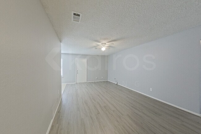 Photo - 1117 Saturn Dr