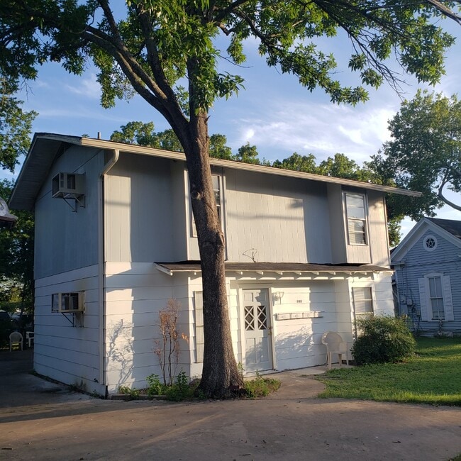 809 W 4th St Unidad A