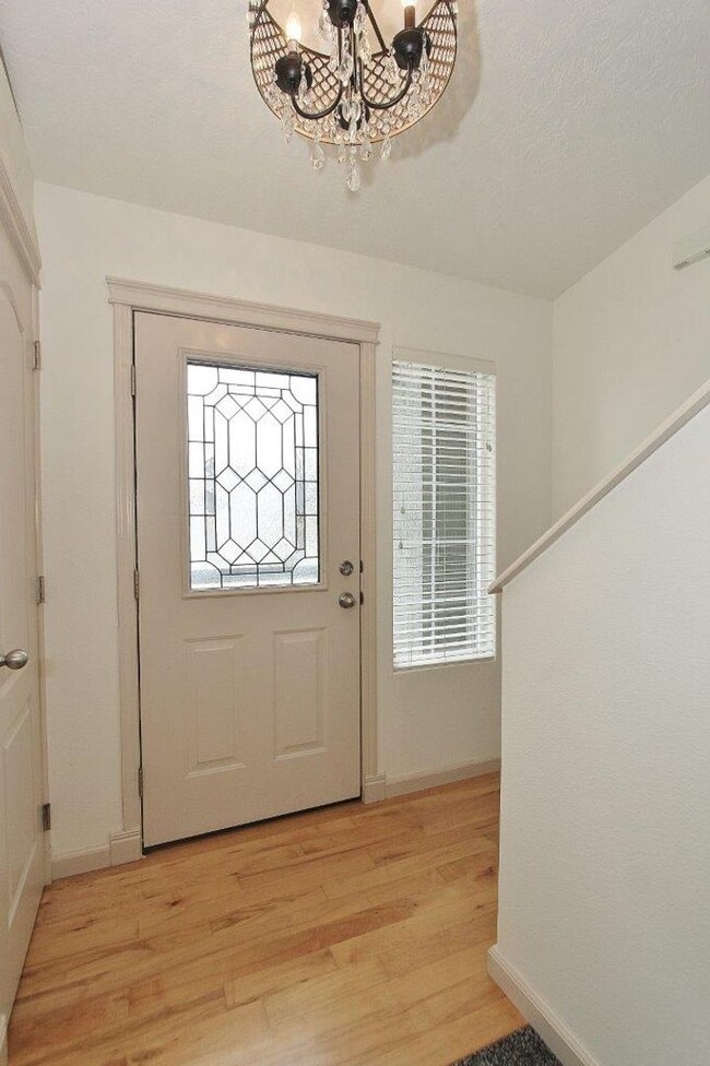 Photo - Spacious Craftsman Style Home