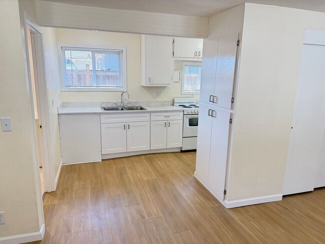 Photo - Updated Studio Apartment in Junction City!