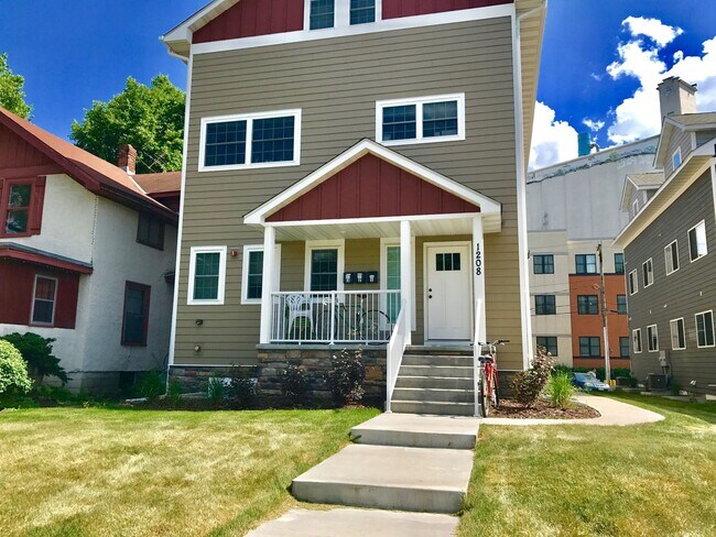 Photo - 1208 Como Ave SE Unidad #1