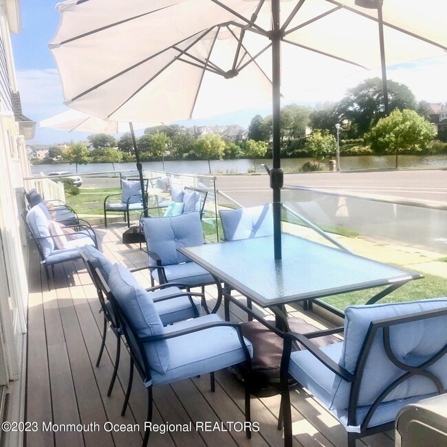 Photo - 410 Burlington Ave