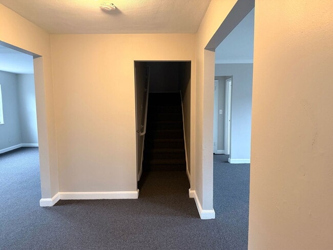 Building Photo - 41 Niles St Unit N2 2a