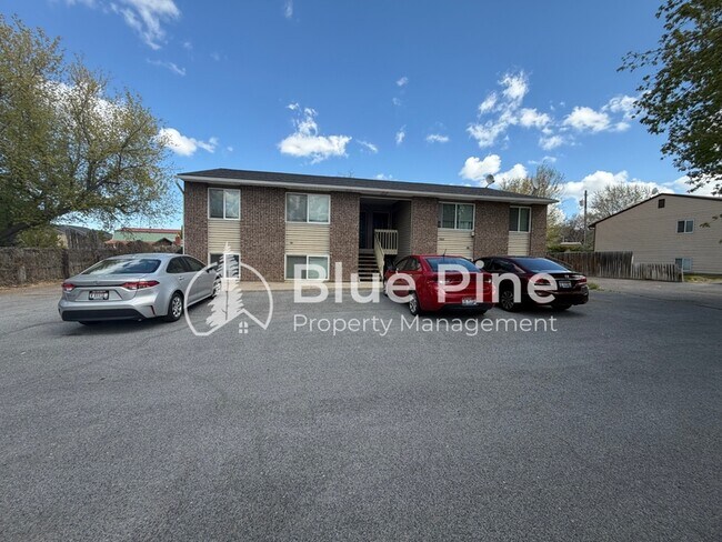 Building Photo - 322 Fredregill Rd Unit 2