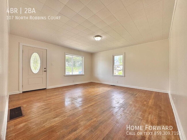 Photo - 107 N Robbins Ct