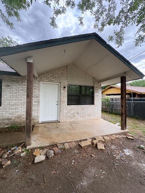 Building Photo - 606 Guadalimar St