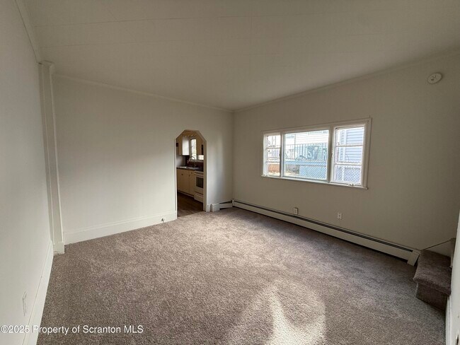 Photo - 949 Carmalt St