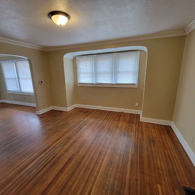 Photo - Near NW-Riverside 2BR/1BA House for LEASE!