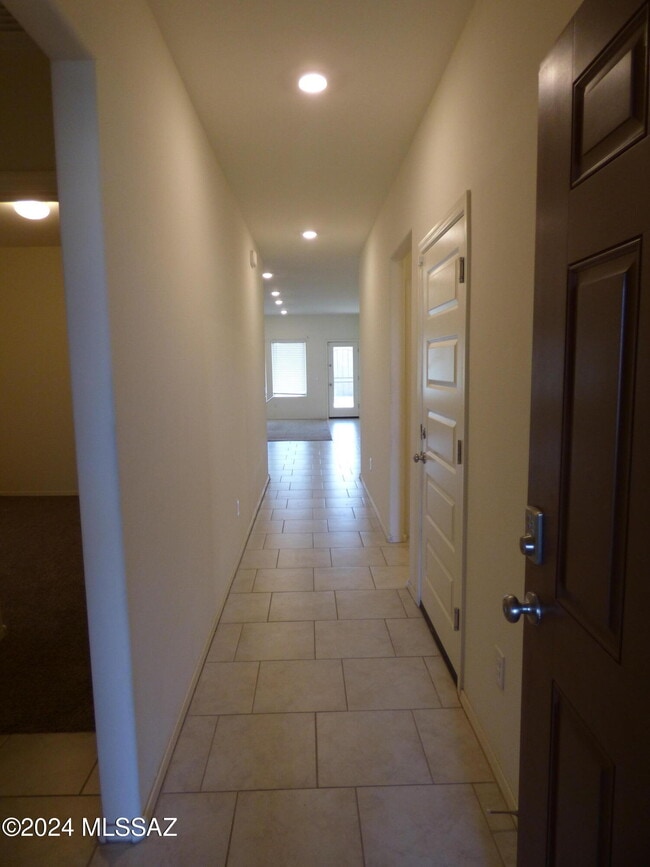 10208 N Crooked Peak Trail