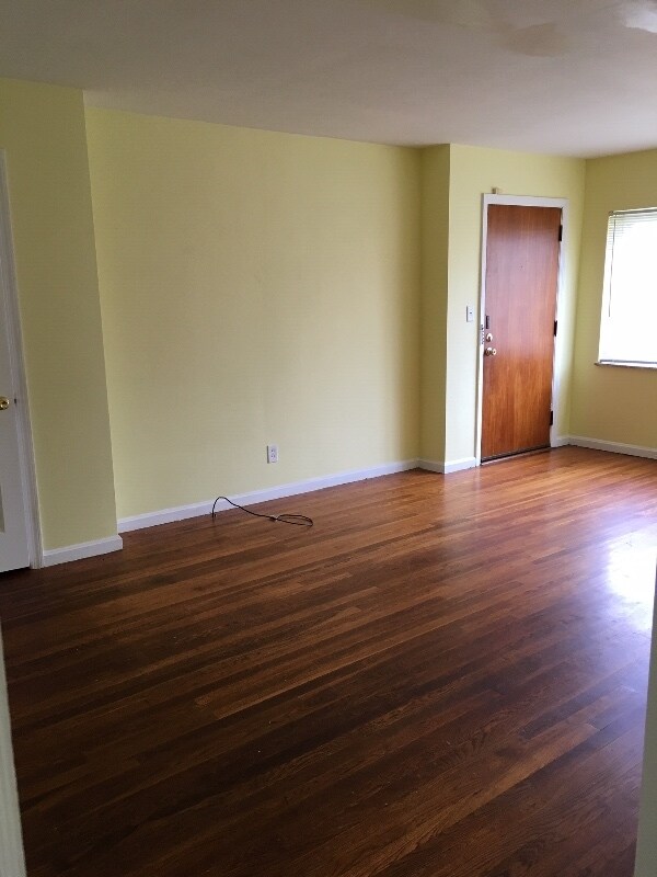 Photo - 843 N University Blvd