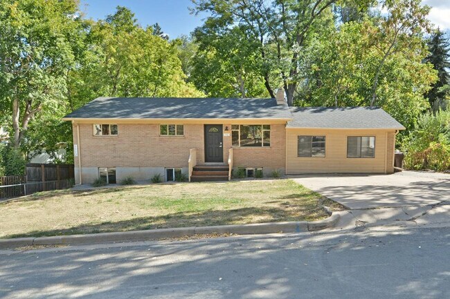 Photo - 1110-1112 6th St