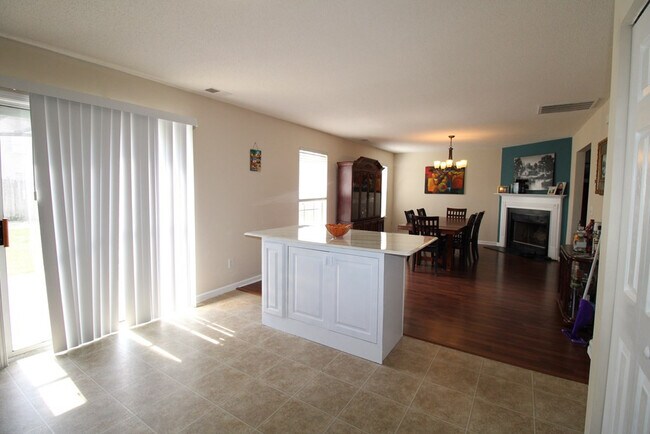 Photo - 1724 Polaris Dr