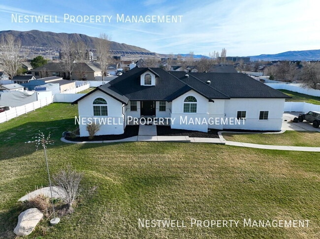 Building Photo - 353 Redberry Rd