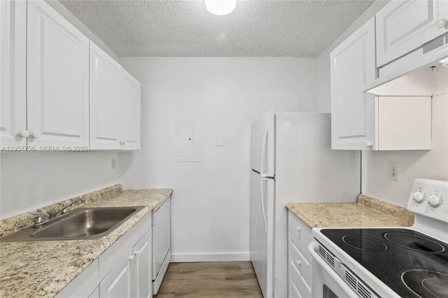 Photo - 1133 Benoist Farms Rd Unit 101