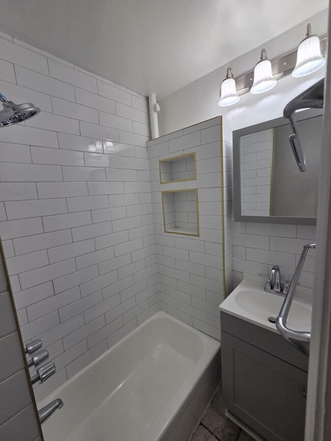 Photo - 318 58th St Unit 4