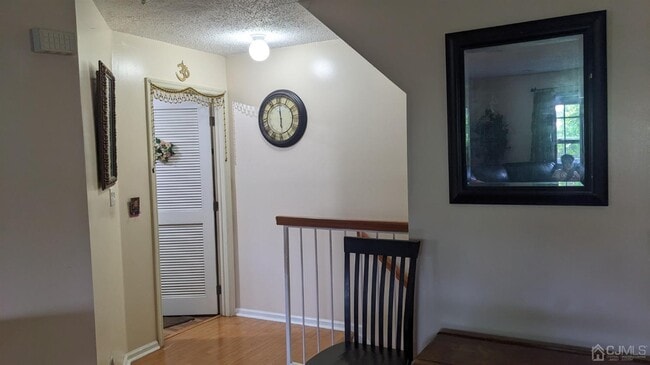 Photo - 7 Newburgh Dr