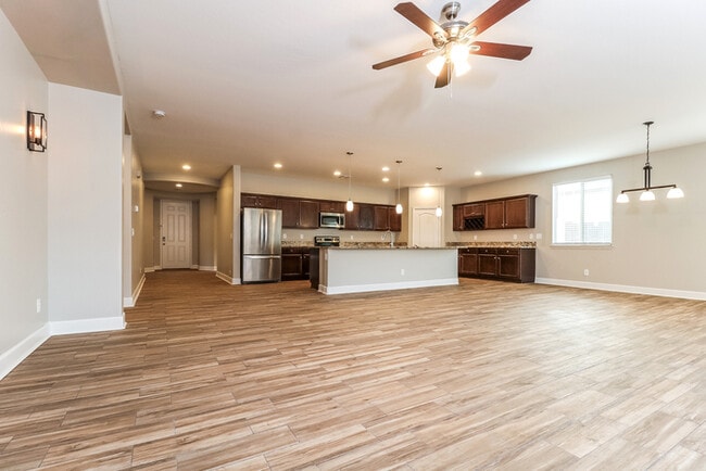 Photo - 15862 W Desert Hills Dr