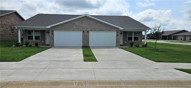 Building Photo - 6806 NW Toby St