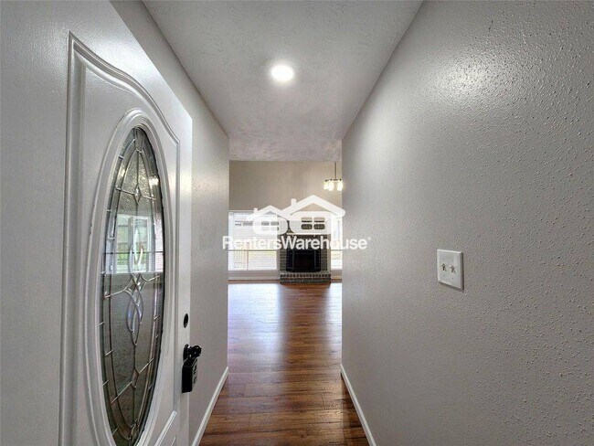 Photo - 2118 Creston Dr