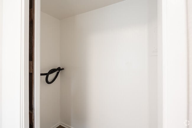 Studio - 600SF - Additional Storage