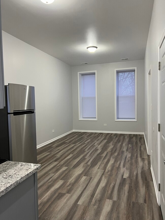 Photo - 240 W 24th St