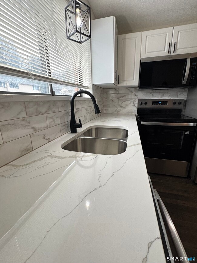 Photo - 39 Horton Hill Rd Unit APT 6E