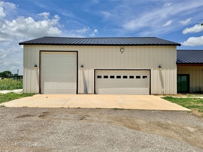 13555 Chisum Rd