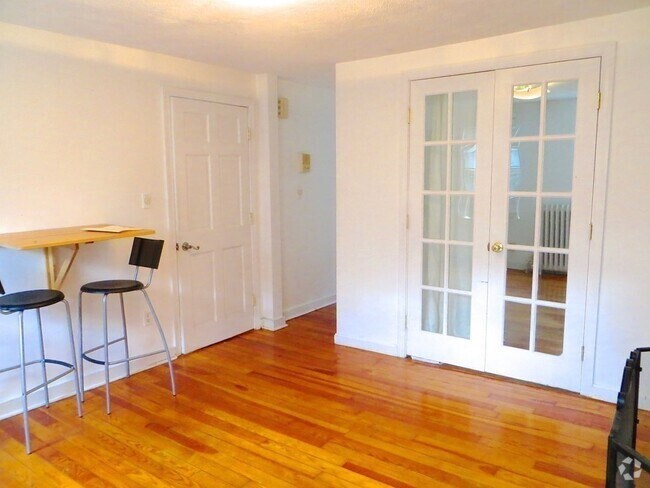 Building Photo - 14 Melrose St Unit 3 Rental