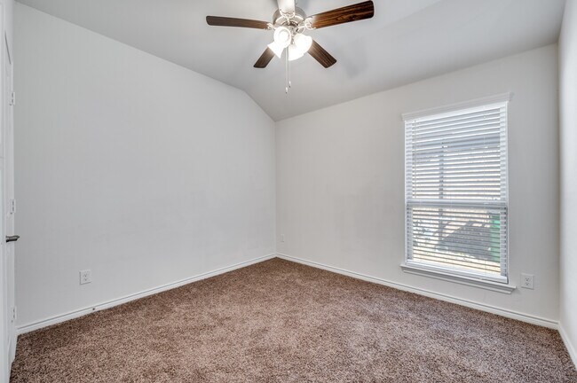 Photo - 1621 Ferguson Ln