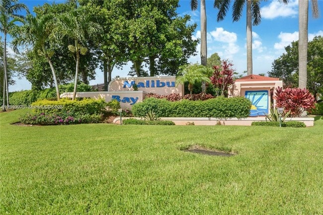 Building Photo - 746 NW 208th Way