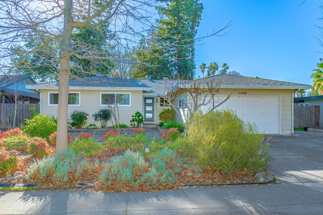 Photo - 1108 Alice St