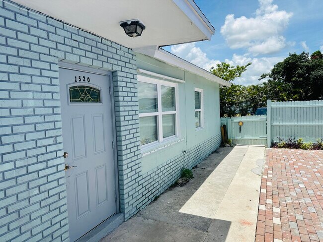 Photo - 1520 Barbarie Ln