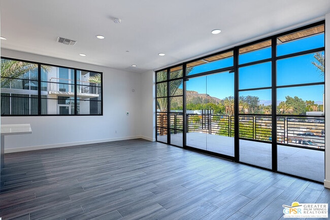 Photo - 111 N Palm Canyon Dr Unidad 201