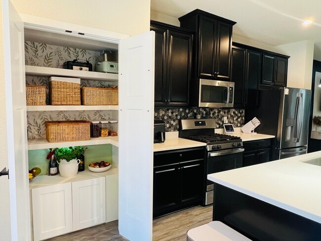 Photo - 152 Spring Grove Way