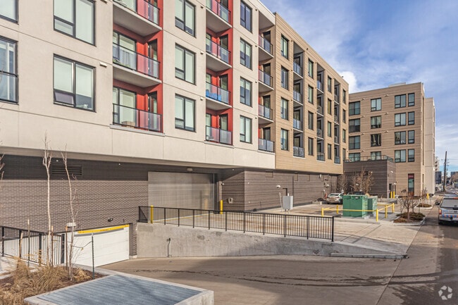 Building Exterior - Southpark on Whyte