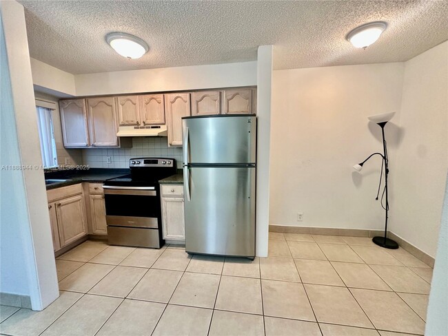 Photo - 1274 NE 40th St Unit 2