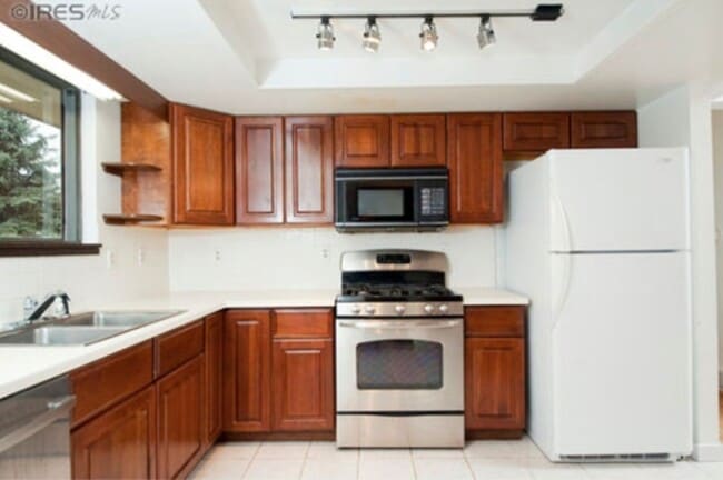 Photo - Lovely 4 bed, 3 bath home in Boulder! Available August 5th