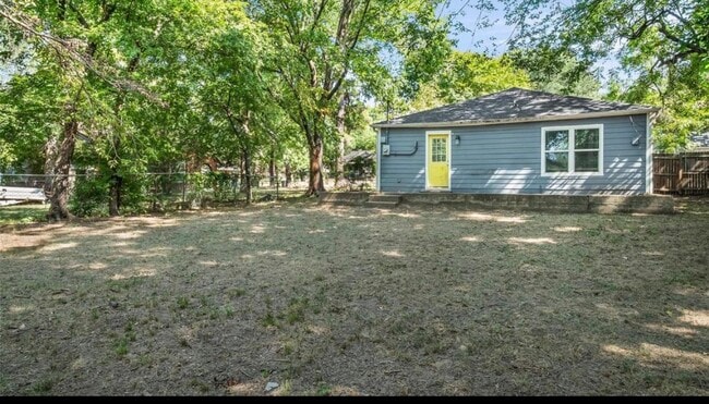 Photo - 220 W Murray St