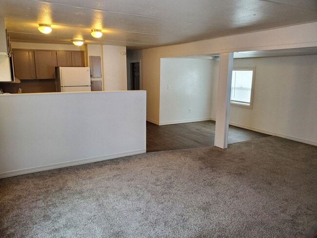 Photo - 2709 E L Ave