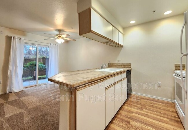 Photo - 9727 18th Ave W Unit B-103