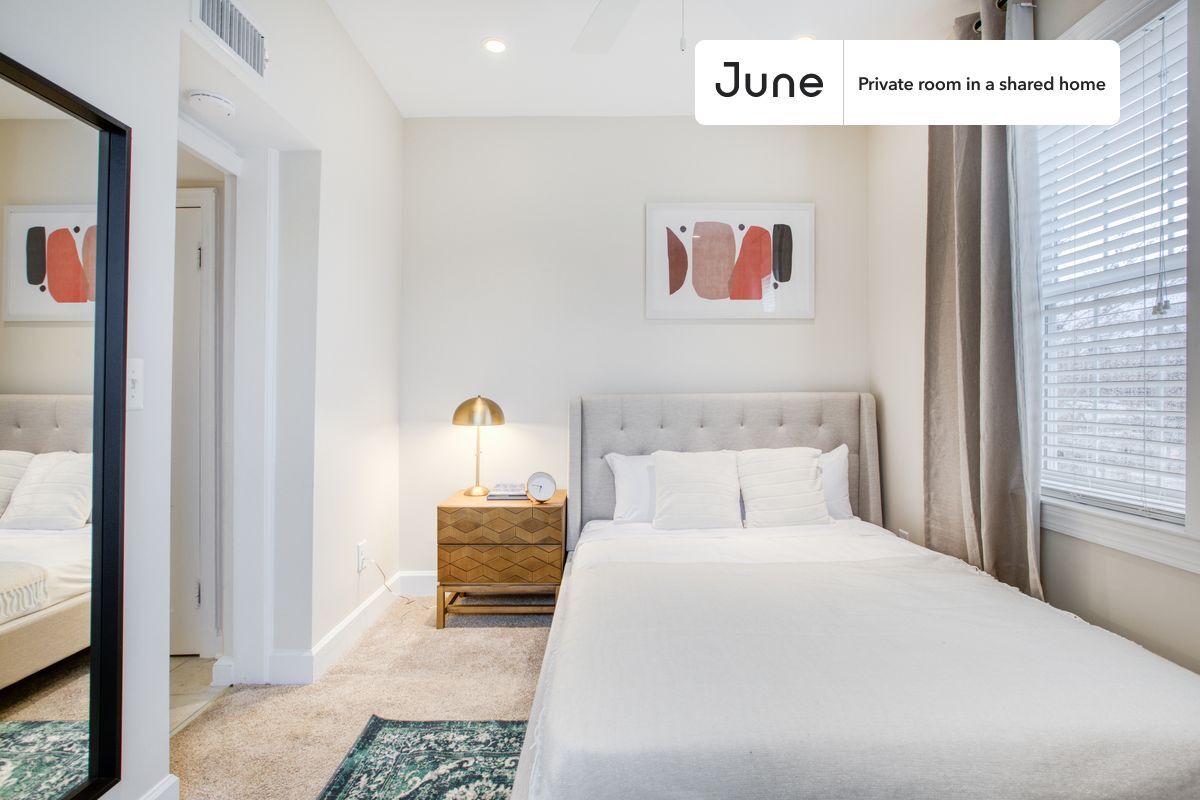 Private bedroom in 3 bed/2 bath Home - Private bedroom in 3 bed/2 bath Home