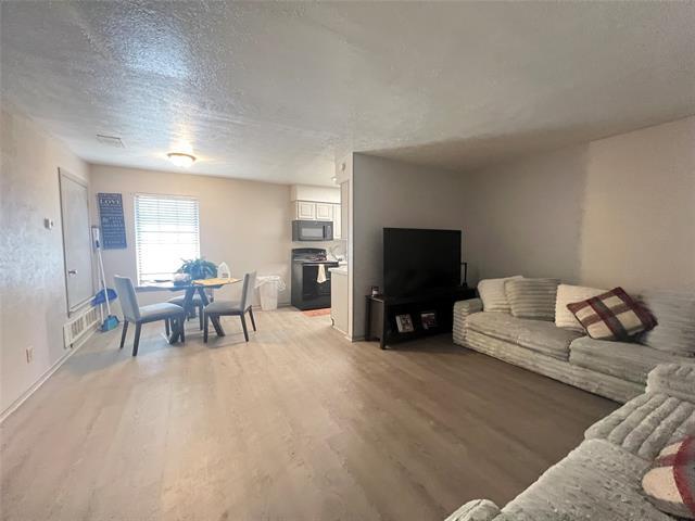 Photo - 1108 N Elm St Unit 6