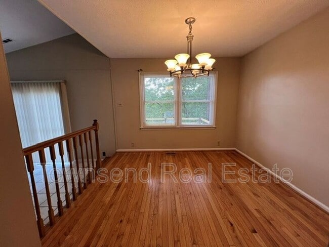 Photo - 5214 Rockingham Rd