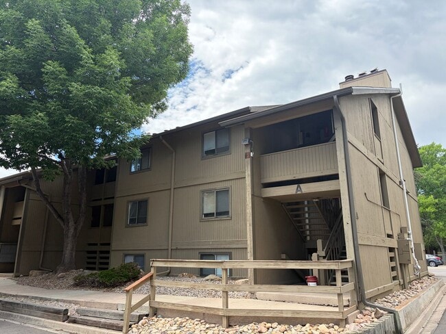 Building Photo - Bright & Modern Condo Steps from CSU West Campus