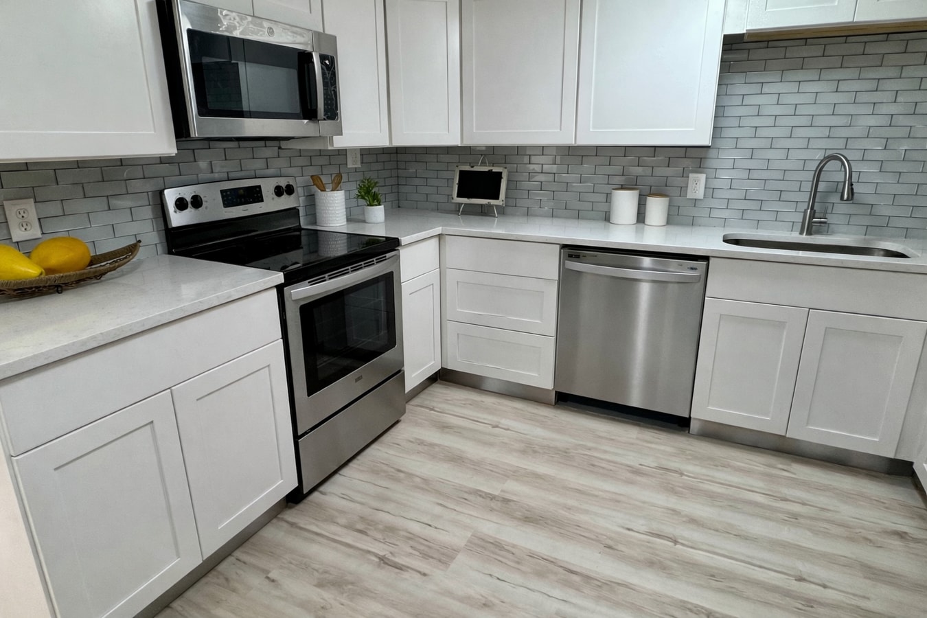 Photo - 2003 Larkhall Rd