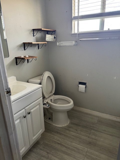 Photo - 25801 Whitman St Unidad 4